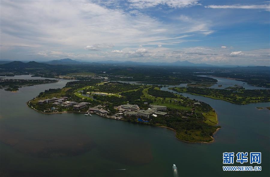 (在習(xí)近平新時(shí)代中國(guó)特色社會(huì)主義思想指引下——新時(shí)代新作為新篇章·總書記關(guān)切開放事·圖文互動(dòng))(4)開放的故事講不完——海南開放再“提速”