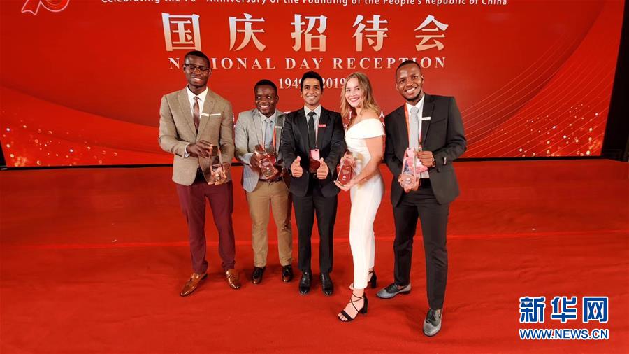 （在習(xí)近平新時(shí)代中國(guó)特色社會(huì)主義思想指引下——新時(shí)代新作為新篇章·總書(shū)記關(guān)切開(kāi)放事·圖文互動(dòng)）（6）開(kāi)放的中國(guó)，夢(mèng)想的模樣——洋學(xué)生在中國(guó)的日子