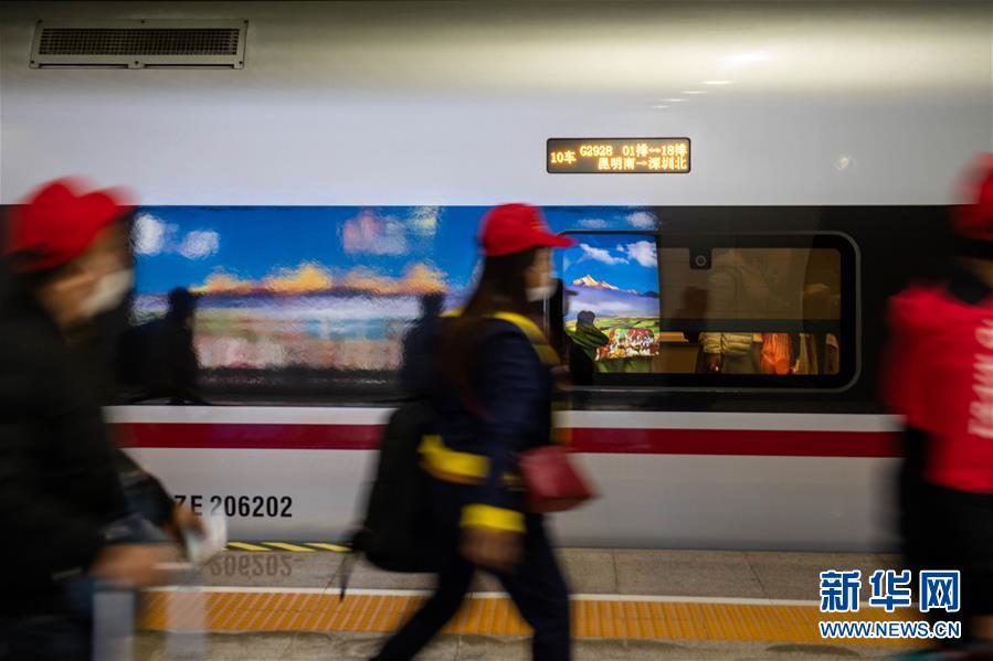 (在習(xí)近平新時(shí)代中國特色社會主義思想指引下——新時(shí)代新作為新篇章·習(xí)近平總書記關(guān)切事·圖文互動)(2)讓貧困勞動力端穩(wěn)就業(yè)的“飯碗”——各地就業(yè)扶貧不松勁鞏固脫貧成果