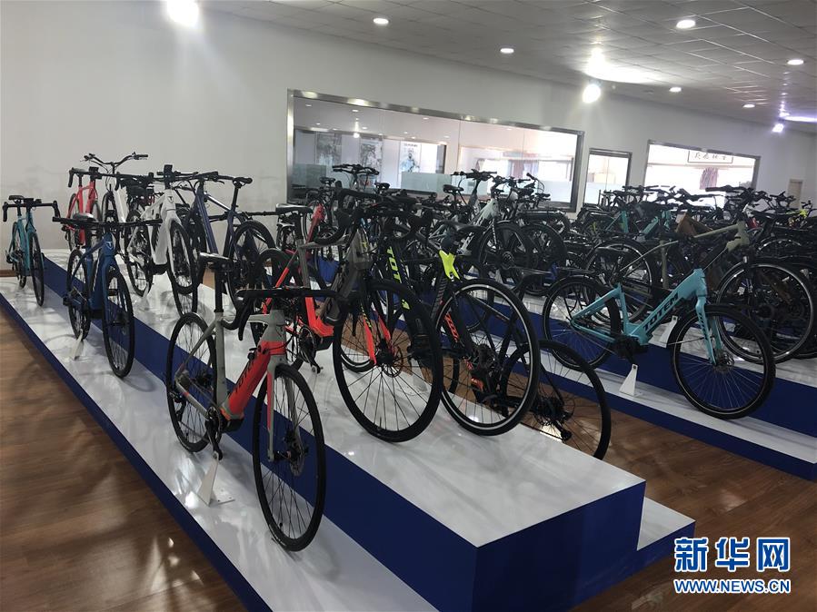 (在習(xí)近平新時代中國特色社會主義思想指引下——新時代新作為新篇章·習(xí)近平總書記關(guān)切事·圖文互動)(11)激發(fā)每個經(jīng)濟(jì)“細(xì)胞”的活力——千方百計把市場主體保護(hù)好