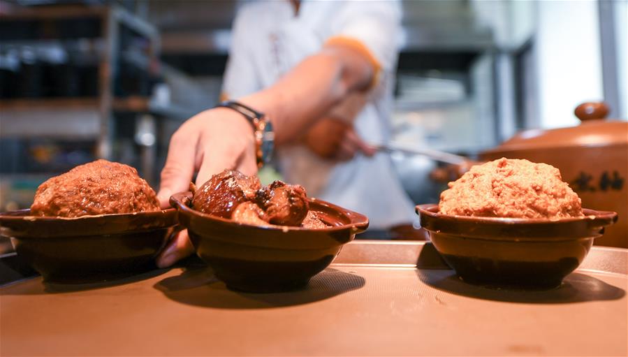 （在習(xí)近平新時代中國特色社會主義思想指引下——新時代新作為新篇章·習(xí)近平總書記關(guān)切事·圖文互動）（2）讓“舌尖上的節(jié)約”成為習(xí)慣——全社會營造浪費可恥、節(jié)約為榮的氛圍掃描