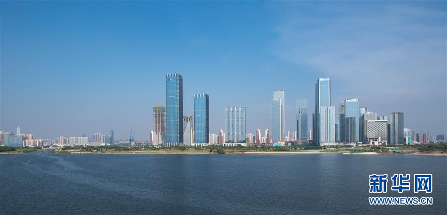 (在習近平新時代中國特色社會主義思想指引下——新時代新作為新篇章·習近平總書記關切事·圖文互動)(2)我家大門常打開——經(jīng)濟特區(qū)全方位對外開放故事