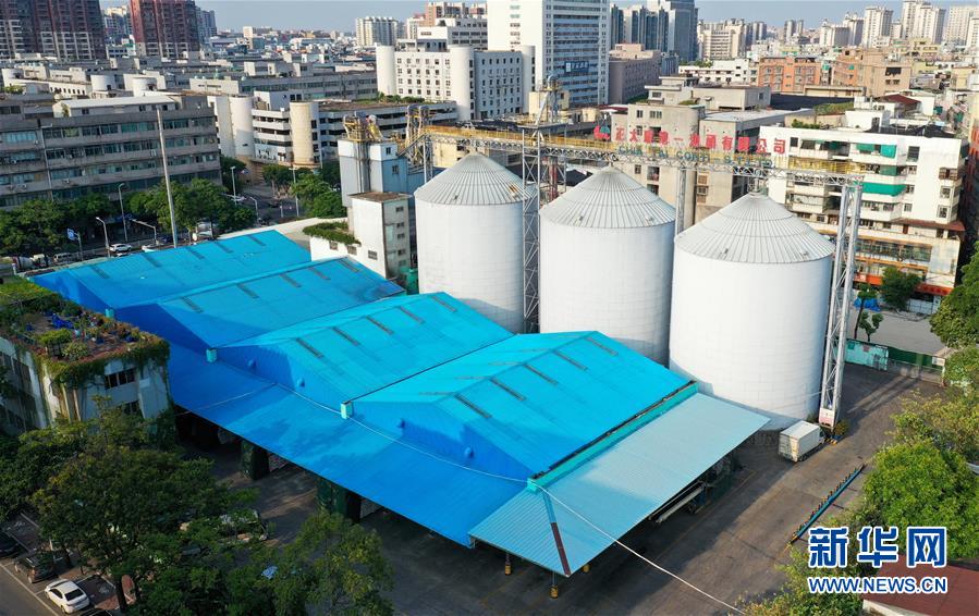 (在習近平新時代中國特色社會主義思想指引下——新時代新作為新篇章·習近平總書記關切事·圖文互動)(14)我家大門常打開——經(jīng)濟特區(qū)全方位對外開放故事