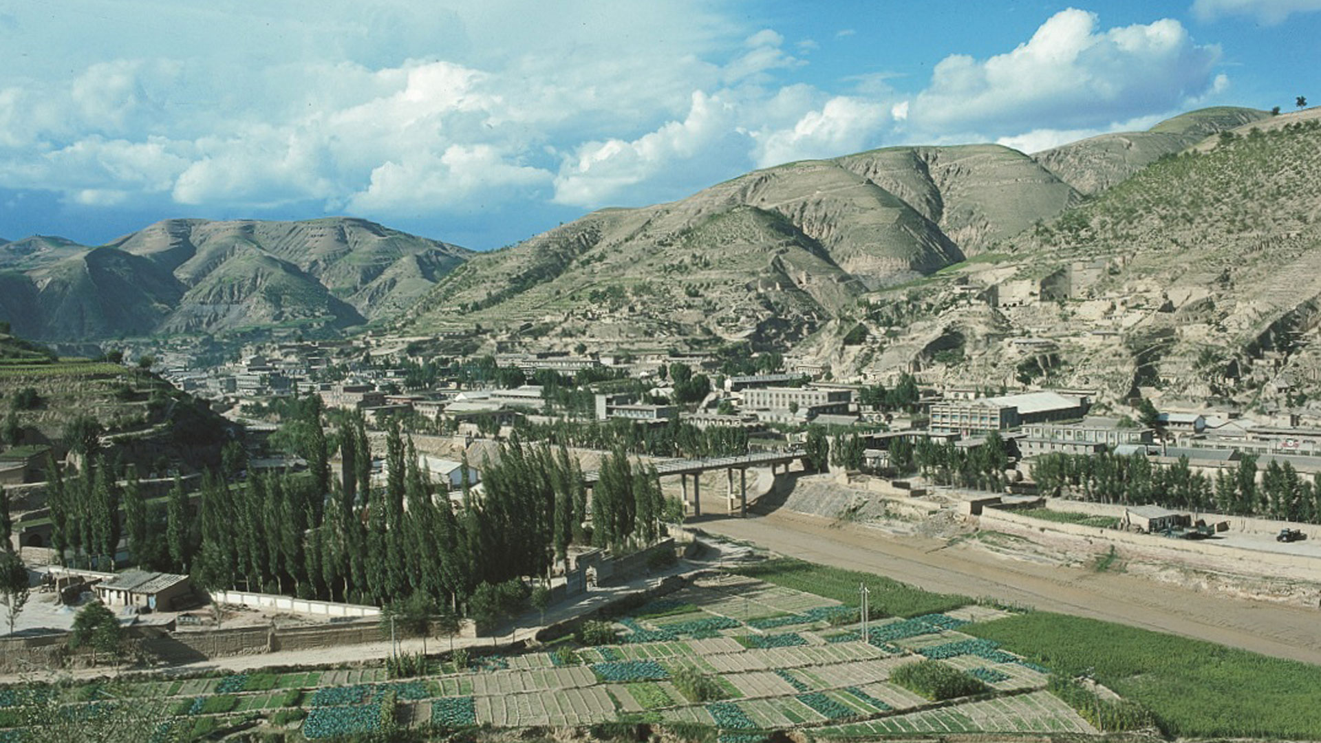 “長征”“萬里長征”“二萬五千里長征”最早出現(xiàn)在什么時候？