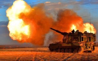 戈壁大漠上演自行火炮分隊對抗，場面霸氣！