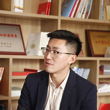 【青春的故事】“鋼鐵人”是怎樣煉成的？