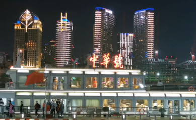 我在黃浦江邊，等待網(wǎng)絡(luò)媒體論壇的到來(lái)……