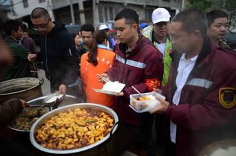 生活,依然在繼續(xù)