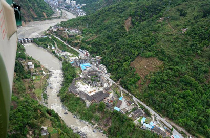 震后第五天:空中看寶興