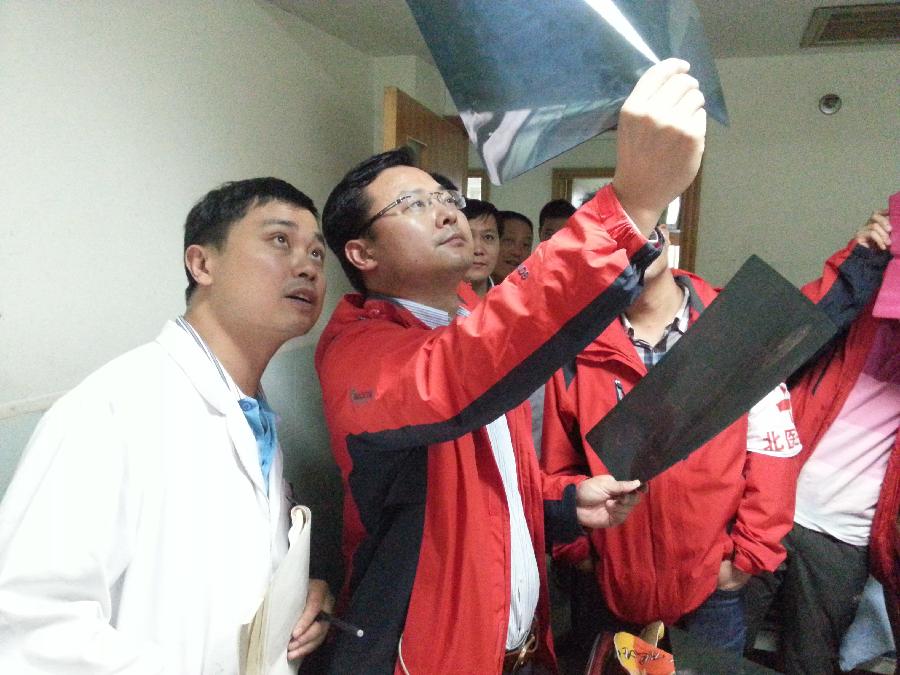 為了你活下去,站起來,更堅(jiān)強(qiáng)——直擊蘆山地震醫(yī)療救援