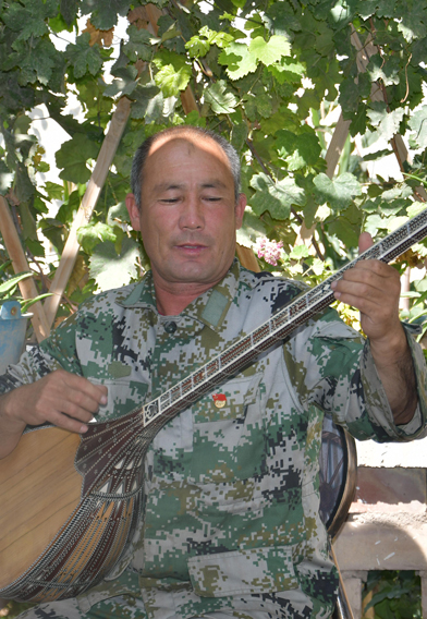 新疆喀什伽師縣托格拉克村麥海提&middot;艾山：農(nóng)民夜校讓日子更有滋味