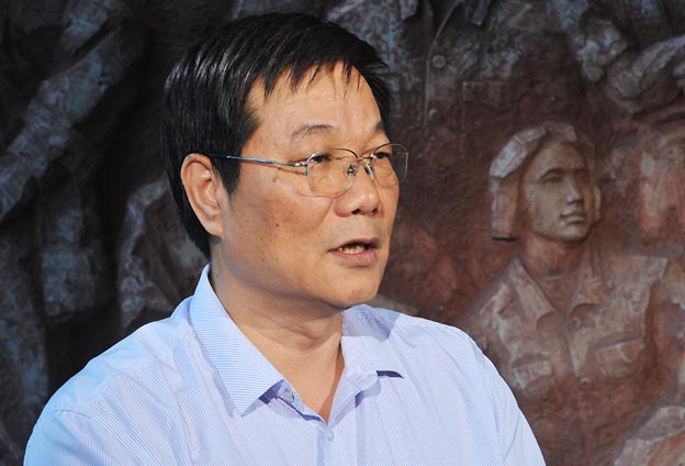 我們把黨的政治優(yōu)勢(shì)和現(xiàn)代企業(yè)制度優(yōu)勢(shì)結(jié)合起來(lái)，建立完善決策、執(zhí)行、監(jiān)督三個(gè)體系。