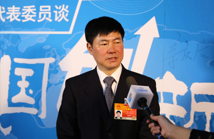 “我們要進(jìn)行自貿(mào)區(qū)的體制機(jī)制的創(chuàng)新，也就是先行先試的一些實驗。”