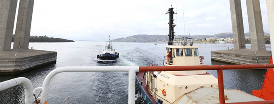 “雪龍”號?？堪拇罄麃喕舭吞馗垩a(bǔ)給(高清)