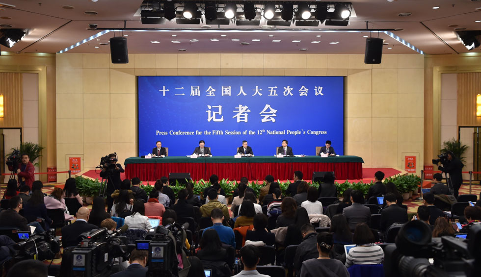 回放:三位全國人大相關(guān)負責(zé)人就“民法總則草案”答問