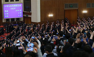 習(xí)近平全票當(dāng)選為國(guó)家主席、中央軍委主席