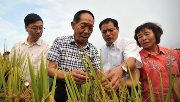 在時(shí)代大潮中書寫時(shí)代傳奇&mdash;&mdash;致敬百名改革先鋒