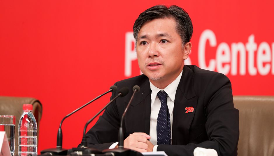 群眾游行總導(dǎo)演、北京師范大學(xué)藝術(shù)與傳媒學(xué)院副院長肖向榮介紹情況