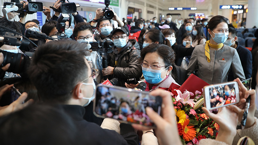 武漢櫻花爛漫，抗疫英雄歸來