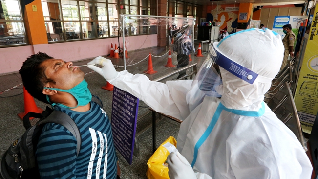 日增確診34萬6786例！印度疫情數(shù)據(jù)再創(chuàng)新高