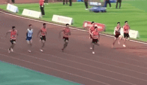 9秒98！蘇炳添創(chuàng)國內(nèi)男子百米最佳戰(zhàn)績