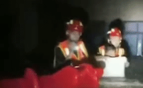 整理箱變小船 小朋友，消防員叔叔來了！