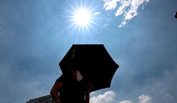 60℃！ 韓國多地迎高溫 柏油路幾近融化