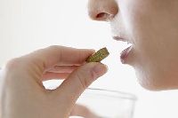 【健康解碼】說明書上這么多副作用 這藥我還吃不吃？