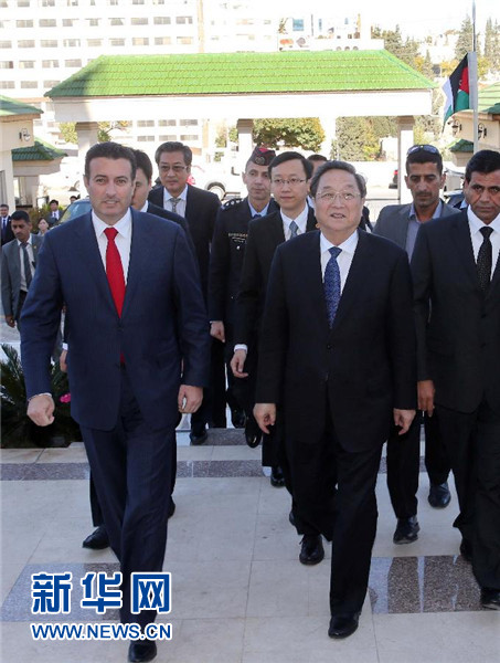 11月9日，正在約旦進行正式友好訪問的全國政協(xié)主席俞正聲在安曼會見約旦眾議院代議長薩法迪。 新華社記者 劉衛(wèi)兵 攝 