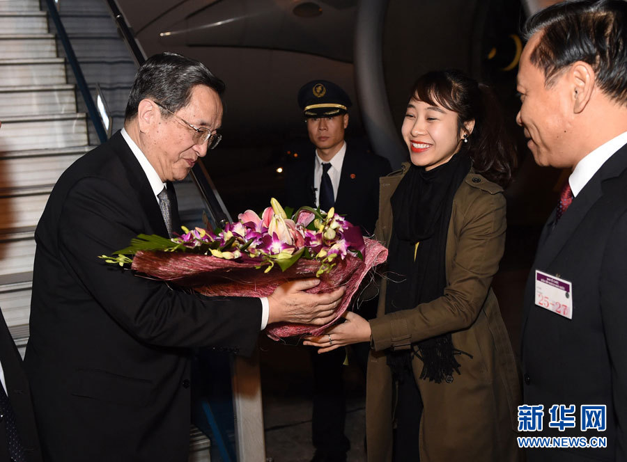 12月25日至27日，中共中央政治局常委、全國(guó)政協(xié)主席俞正聲對(duì)越南進(jìn)行正式訪問(wèn)。這是12月25日，俞正聲抵達(dá)河內(nèi)，開(kāi)始對(duì)越南進(jìn)行正式訪問(wèn)。 新華社記者馬占成攝