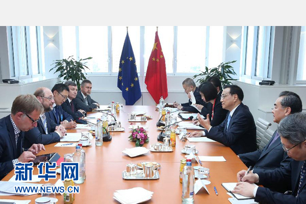 當(dāng)?shù)貢r(shí)間6月29日上午，國務(wù)院總理李克強(qiáng)在布魯塞爾會(huì)見歐洲議會(huì)議長舒爾茨。 新華社記者 龐興雷 攝