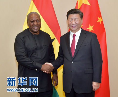 12月3日，國家主席習(xí)近平在約翰內(nèi)斯堡會見加納總統(tǒng)馬哈馬。新華社記者 李濤 攝 

