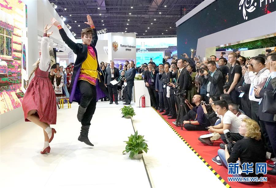 (新華全媒頭條·圖文互動(dòng))(13)人間正道 浩蕩前行——習(xí)近平主席出席首屆中國國際進(jìn)口博覽會(huì)紀(jì)實(shí)