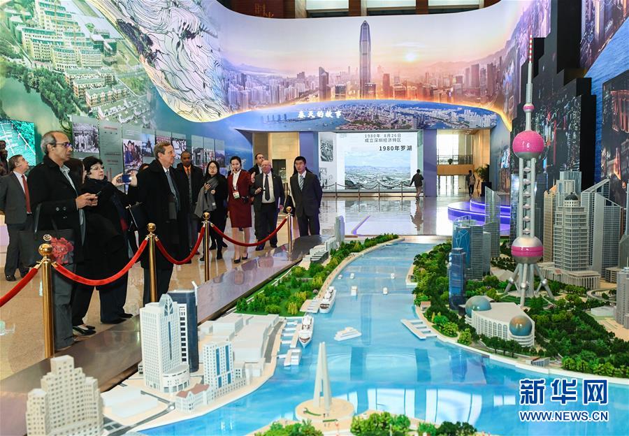 (文化)(1)“偉大的變革——慶祝改革開(kāi)放40周年大型展覽” 迎來(lái)外賓專(zhuān)場(chǎng)