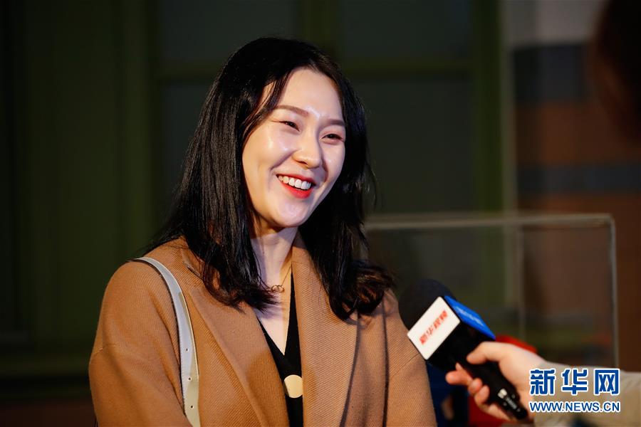 (國際·圖文互動)(3)通訊:敲響半島和平鐘聲——走訪韓朝非軍事區(qū)首爾藝術(shù)展