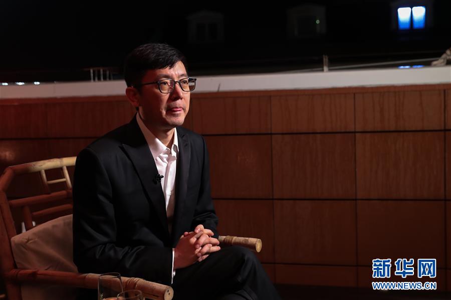 (國(guó)際·圖文互動(dòng))(1)專(zhuān)訪:中國(guó)電影需要在傳統(tǒng)文化基礎(chǔ)上借鑒創(chuàng)新——訪《南方車(chē)站的聚會(huì)》導(dǎo)演刁亦男