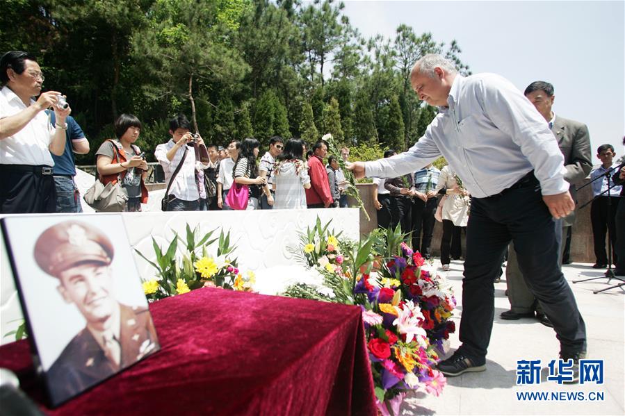 (國(guó)際· 圖文互動(dòng))(10)通訊:“和平是我們共同的追求”——美國(guó)“飛虎隊(duì)”父子的中國(guó)情緣