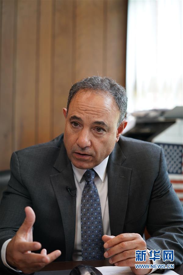 （國(guó)際·圖文互動(dòng)）（1）通訊：安全、好用、實(shí)惠——美國(guó)電信運(yùn)營(yíng)商的華為親體驗(yàn)