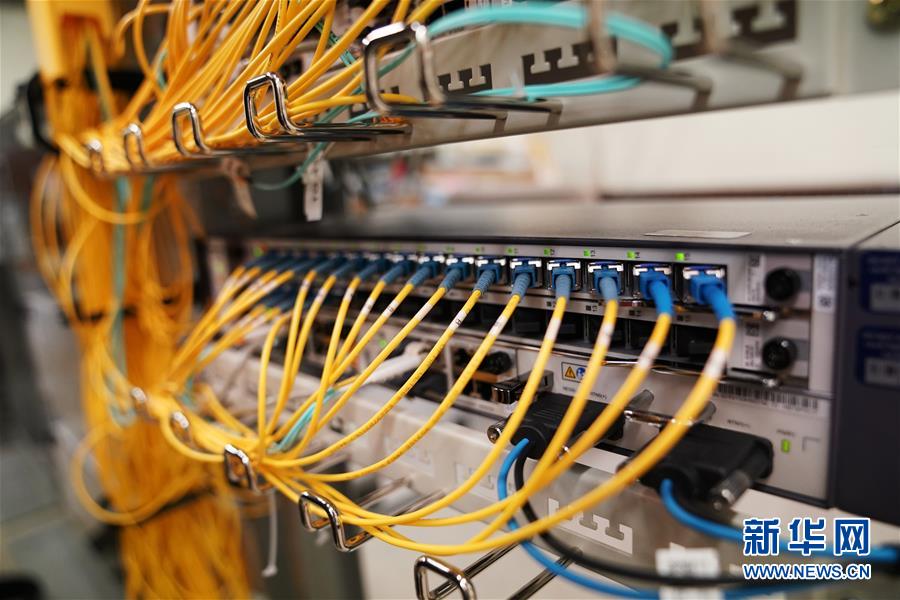 （國(guó)際·圖文互動(dòng)）（3）通訊：安全、好用、實(shí)惠——美國(guó)電信運(yùn)營(yíng)商的華為親體驗(yàn)