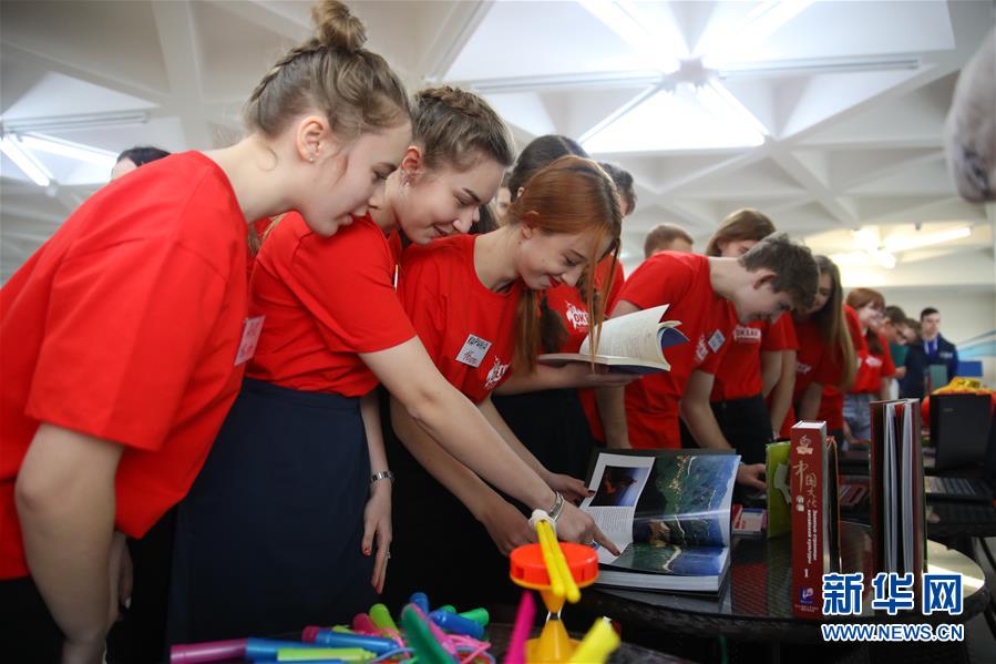 （新華全媒頭條·出訪·側(cè)記·圖文互動(dòng)）（2）你好老朋友！開啟新時(shí)代！——習(xí)近平主席和普京總統(tǒng)引領(lǐng)中俄全面戰(zhàn)略協(xié)作伙伴關(guān)系邁入新時(shí)代