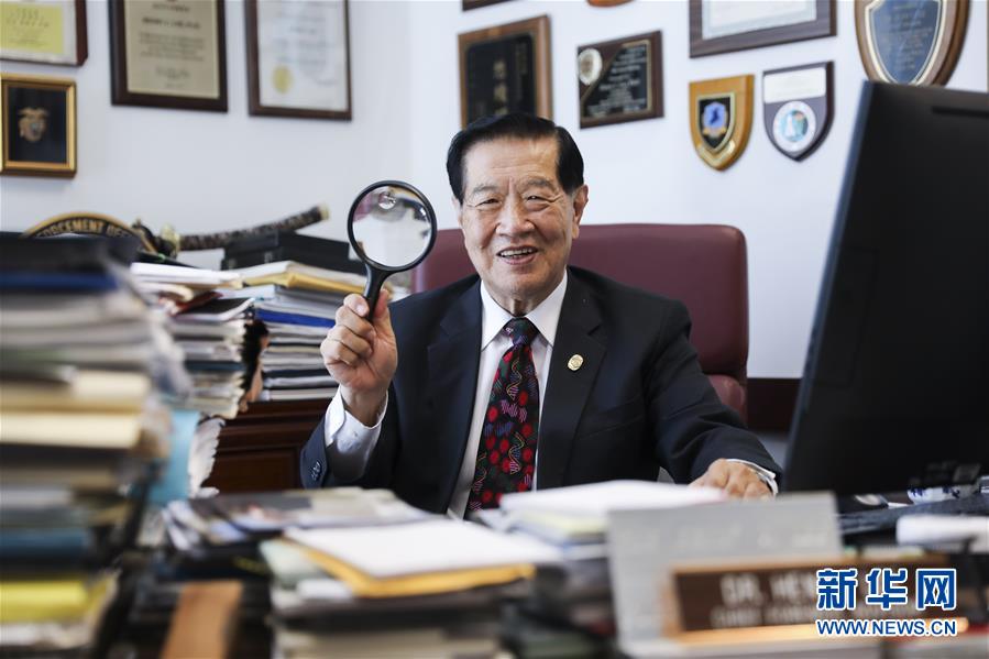 （國際·圖文互動）（1）專訪：“中國共產(chǎn)黨做對了！”——訪美籍華裔刑事鑒識專家李昌鈺