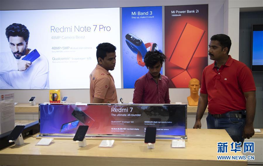 （習近平出訪配合稿·圖文互動）（5）特稿：電影、瑜伽、智能手機——中印兩個文明古國交往“新故事”