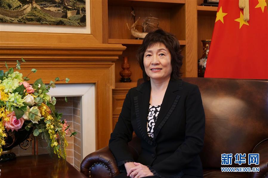 （習(xí)近平出訪配合稿·圖文互動）專訪：中希關(guān)系已成為不同國家間和平相處、合作共贏的典范——訪中國駐希臘大使章啟月