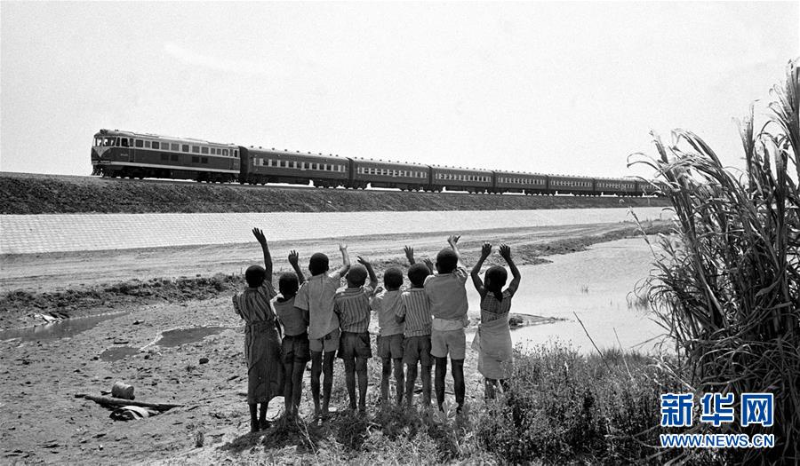 (新華全媒頭條·圖文互動(dòng))(7)中國(guó)外長(zhǎng)連續(xù)30年首訪均赴非洲 中非友好歷久彌堅(jiān)