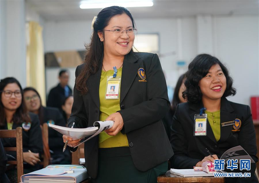 (習(xí)近平出訪配合稿·圖文互動)(2)通訊:緬甸公務(wù)員掀起學(xué)中文熱