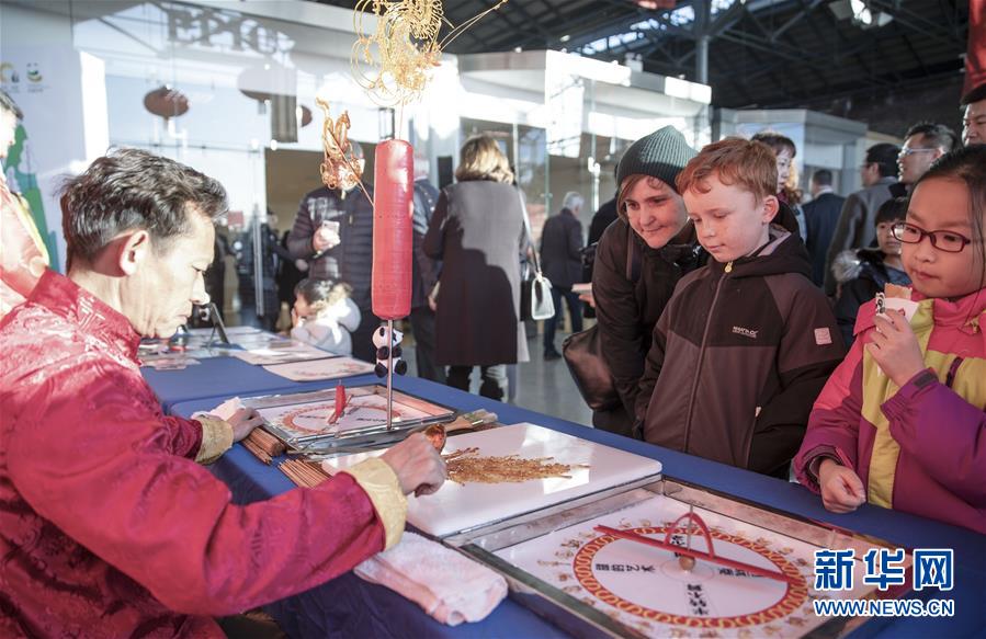 (國(guó)際·圖文互動(dòng))(2)歡樂(lè)春節(jié)“這里是成都”啟動(dòng)儀式在都柏林舉行