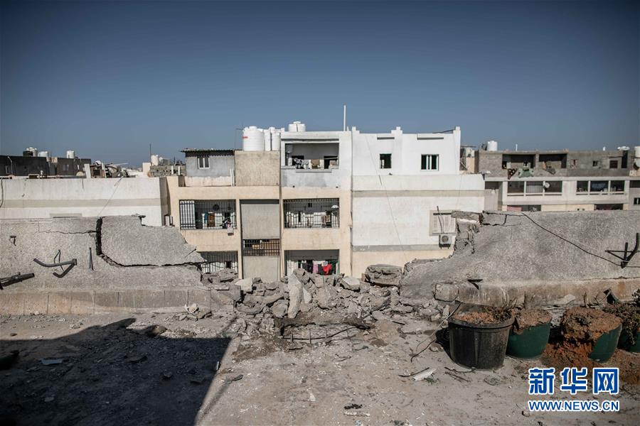 (國際)(1)利比亞首都機(jī)場因火箭彈襲擊關(guān)閉