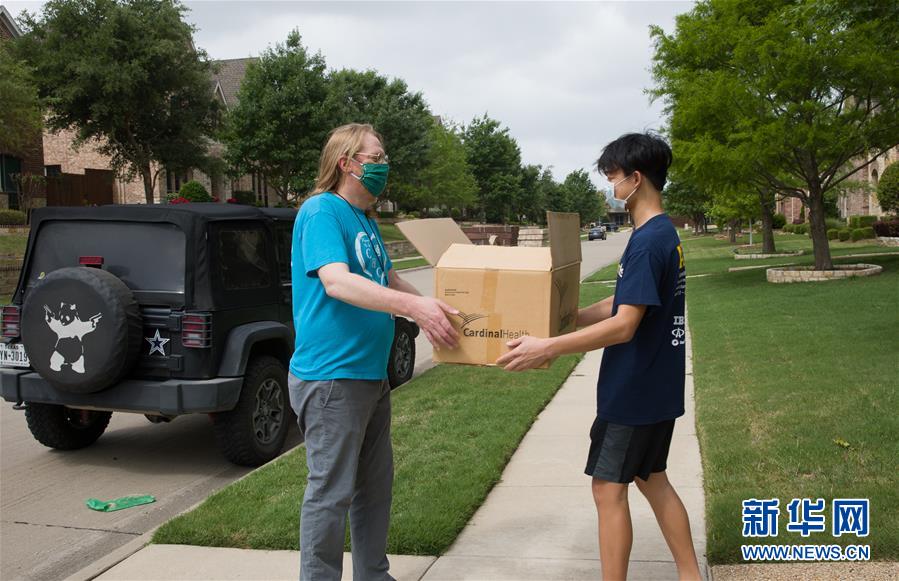 (國際疫情·圖文互動)(1)通訊:學(xué)以致用助力社區(qū)抗疫——美國華裔高中生用3D打印技術(shù)制作防護(hù)裝備