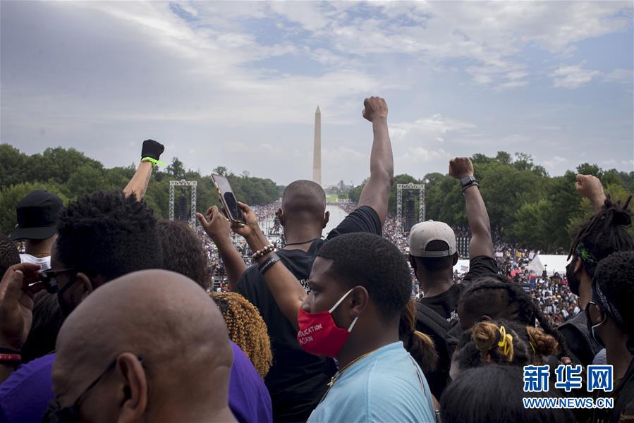 (國際)(2)美國民眾舉行反種族歧視和暴力執(zhí)法大規(guī)模示威活動(dòng)