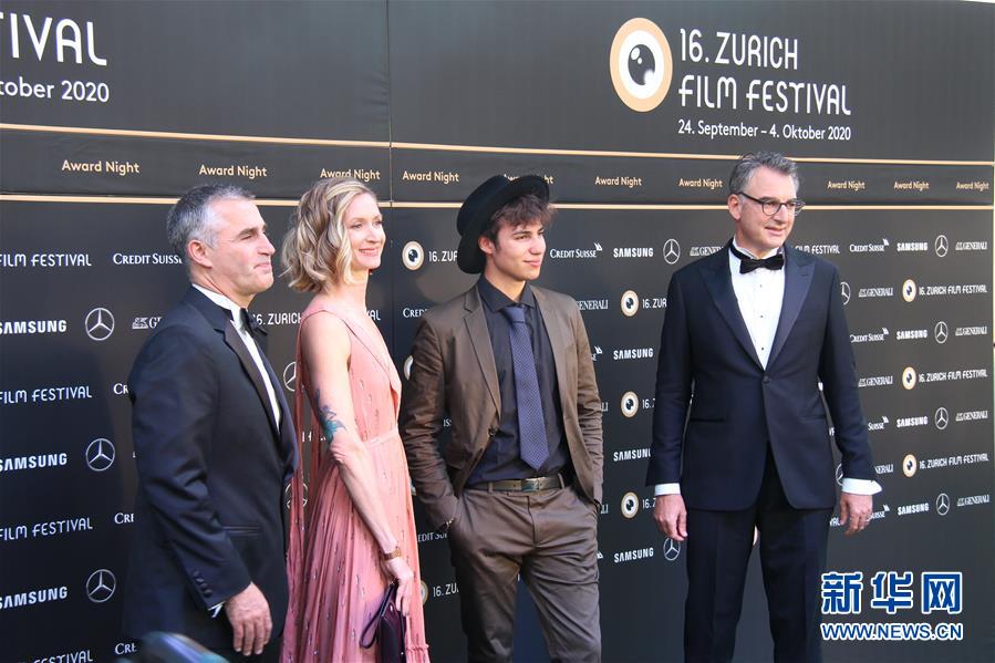 (國(guó)際·圖文互動(dòng))專(zhuān)訪:加強(qiáng)與中國(guó)電影人的合作和交流非常重要——訪蘇黎世電影節(jié)總導(dǎo)演克里斯蒂安·容根